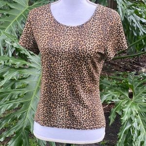 Vintage Leopard print scoop neck short sleeve top.